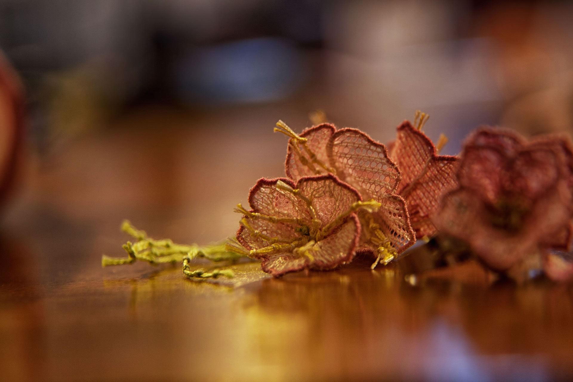 TESSUTI, PIZZI E RICAMI