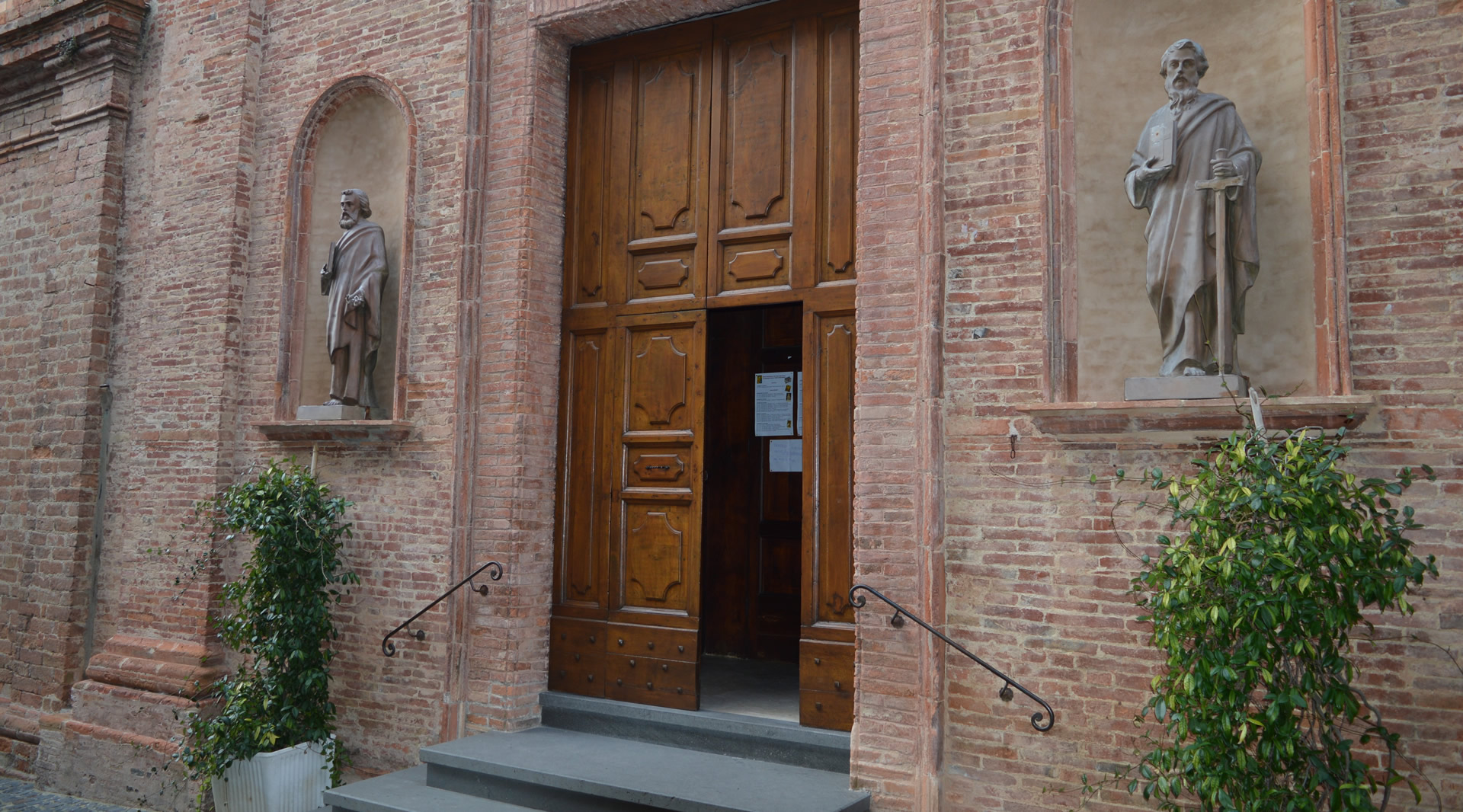 The Parish Church of SS. Apostoli Pietro e Paolo - Monteleone di Orvieto