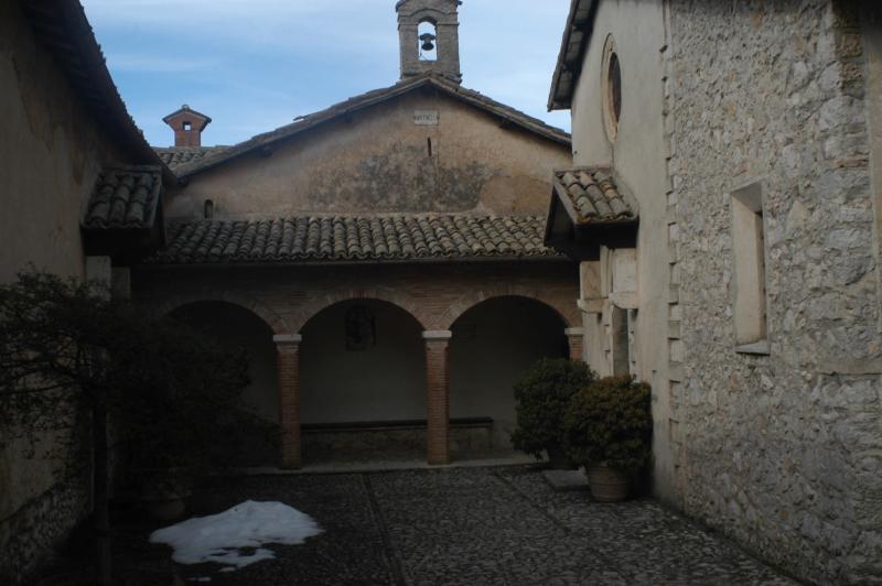 Titolo: A Monteluco tra antichi eremi e chiese