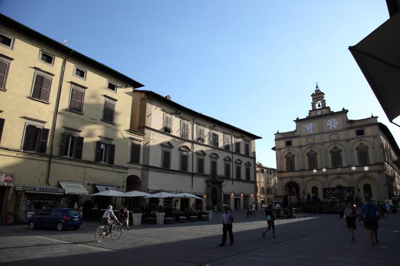 Titolo: Les Palais Vitelli : Une Saga Familiale au Cœur de la Renaissance