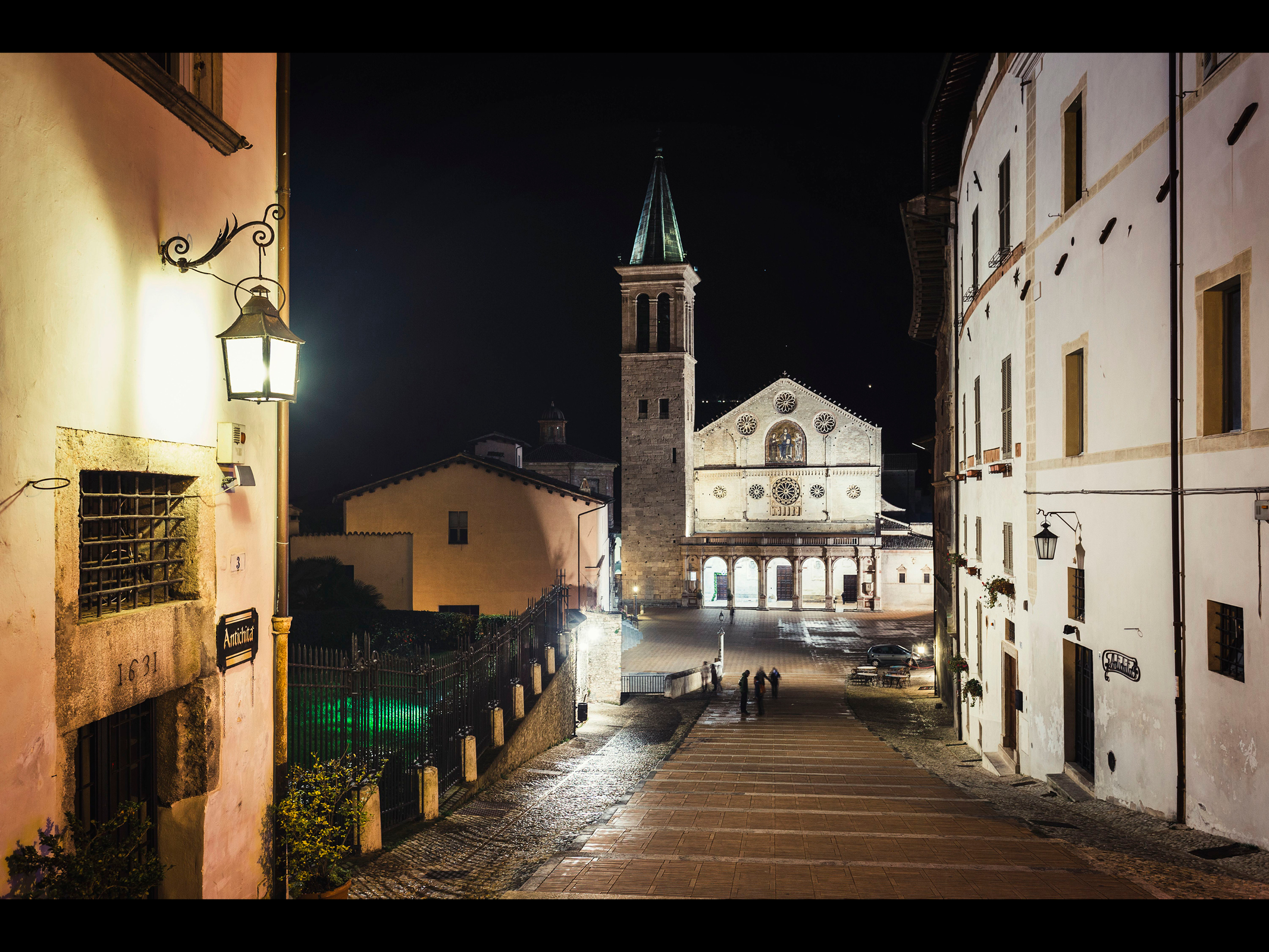 Spoleto, a Town in a Crib