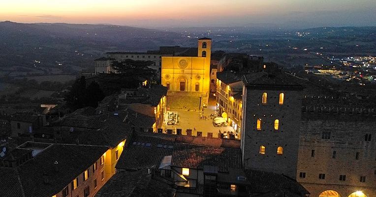 Titolo: Todi