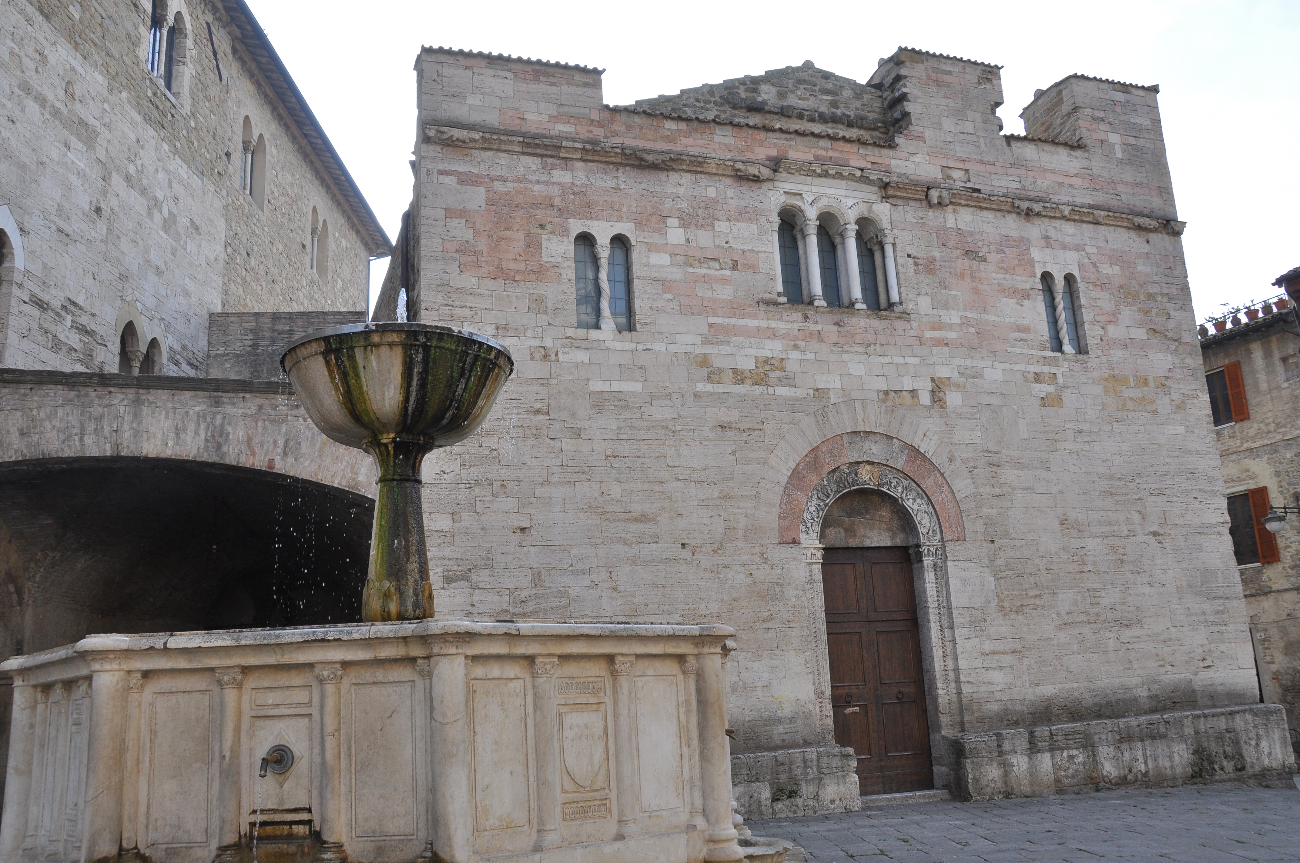 Le Cattedrali e  le chiese romaniche
