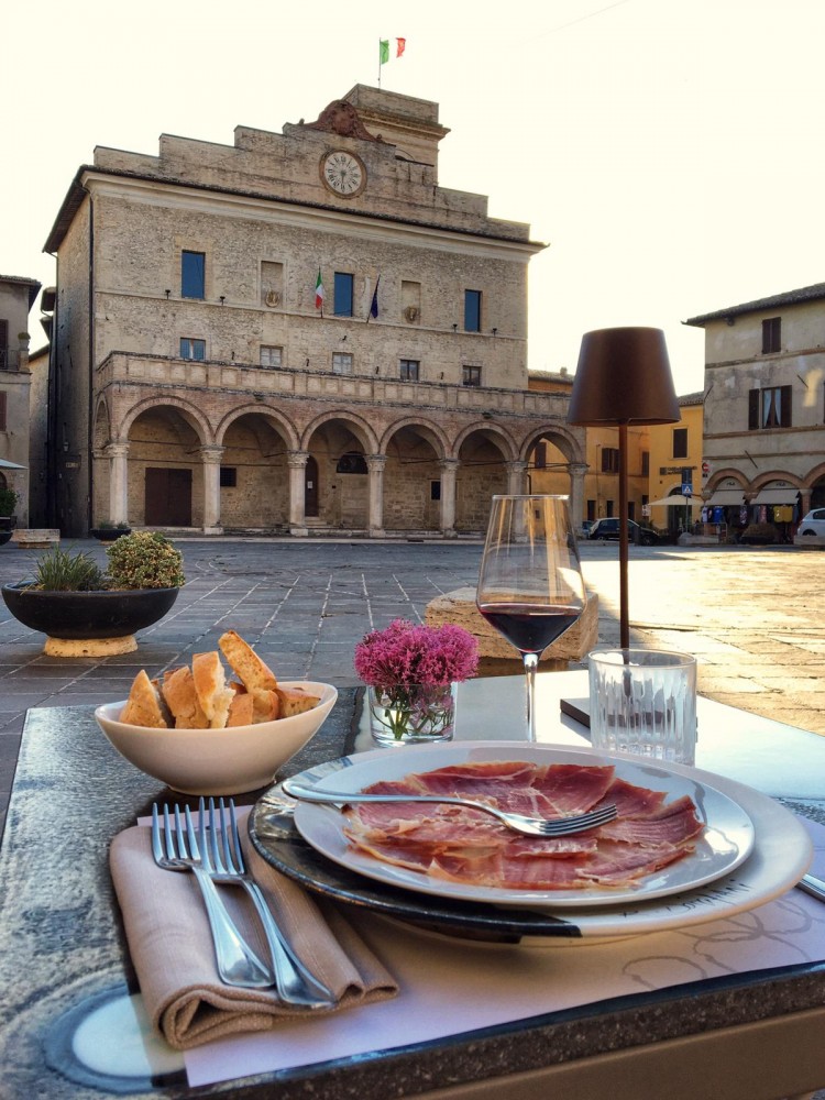 Montefalco, ristorante a cielo aperto