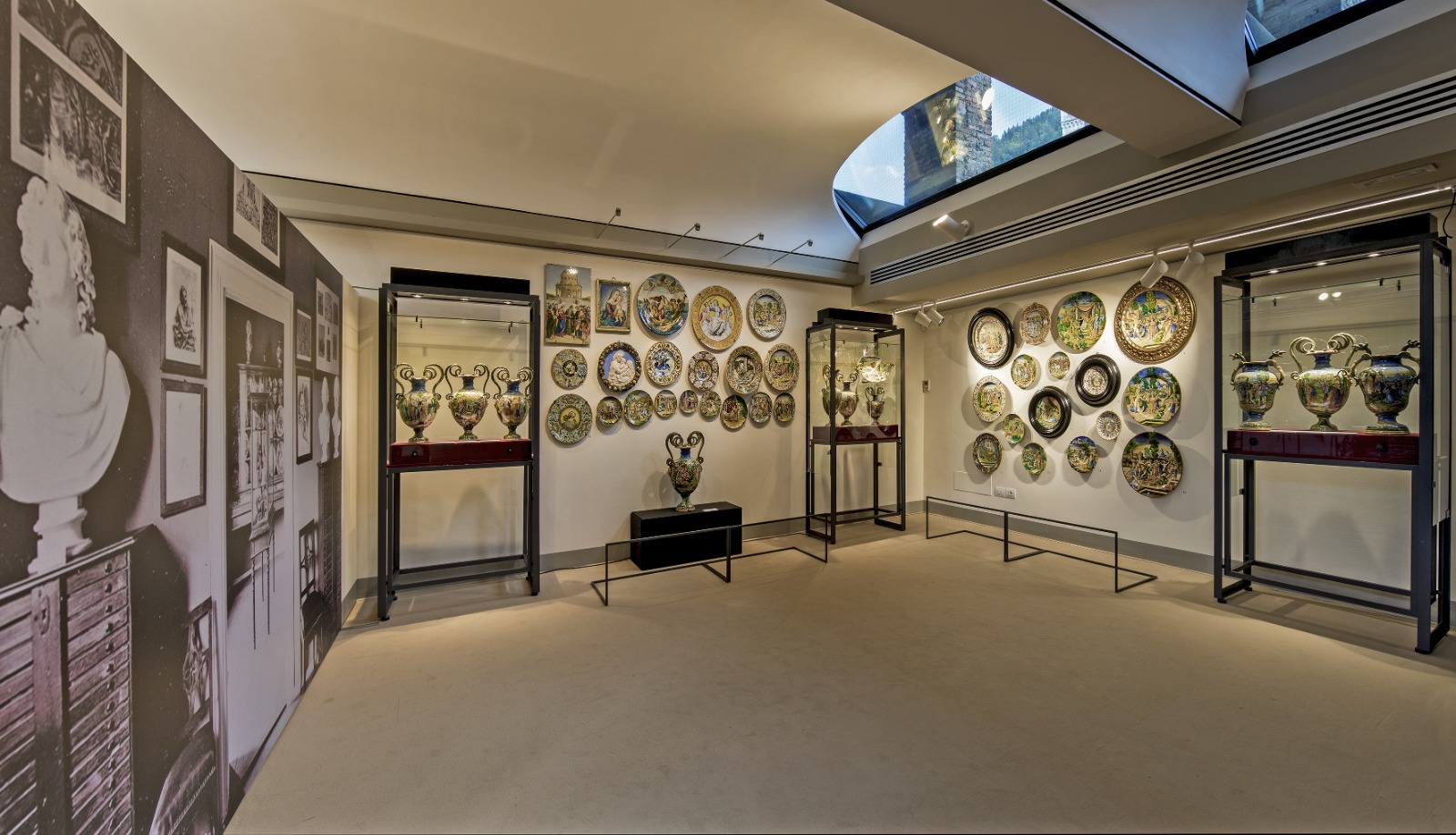 Majolica. From the lusterware to the stained: Raphael and the new majolica