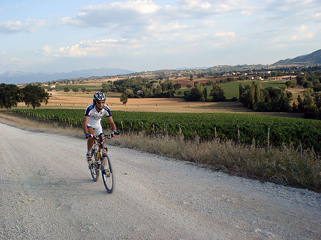 Le vie del Sagrantino e i panorami di Montefalco