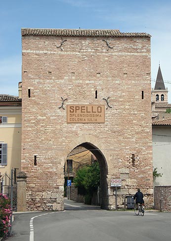 From Spello to Assisi along the ancient Olive Way