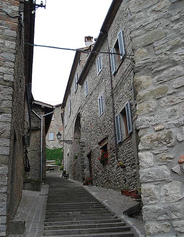 Borghi e castelli nell’Alta Valle del Tevere
