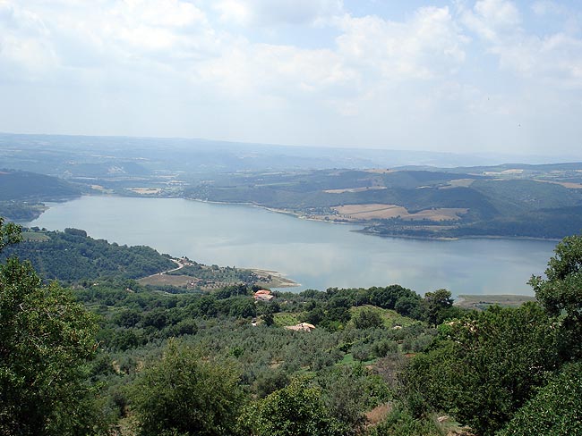 From Orvieto around Lake Corbara to Todi