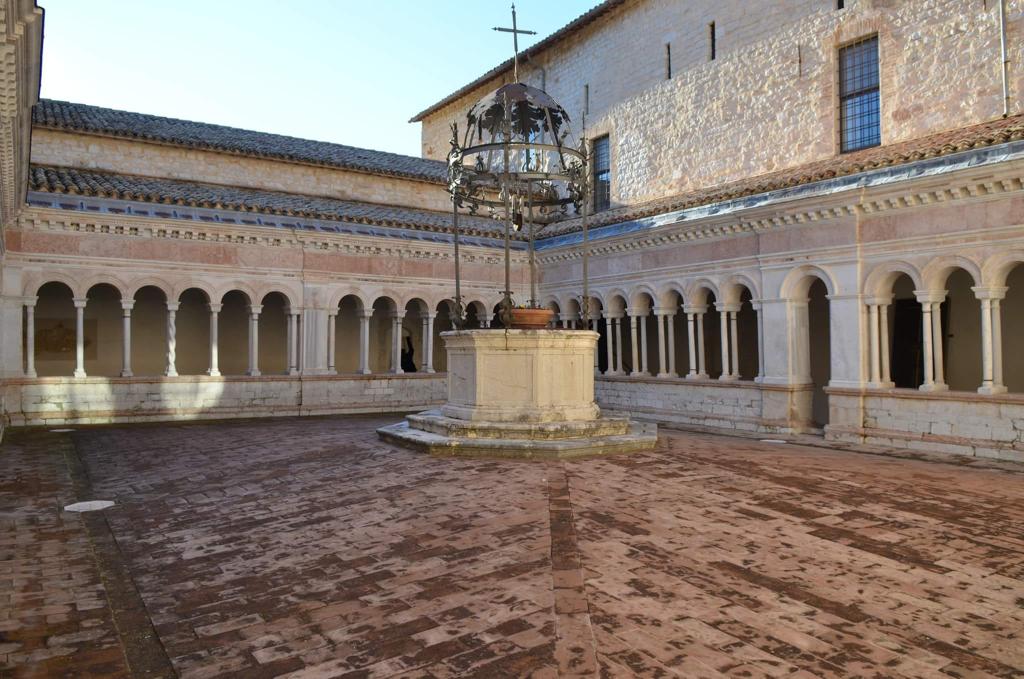 Bellezza e sacralità. Silentium di Giuliano Giuman