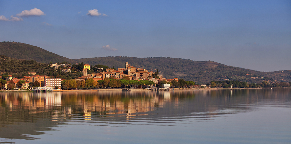 Lake Trasimeno - Umbria on a motorbike, along Lake Trasimeno