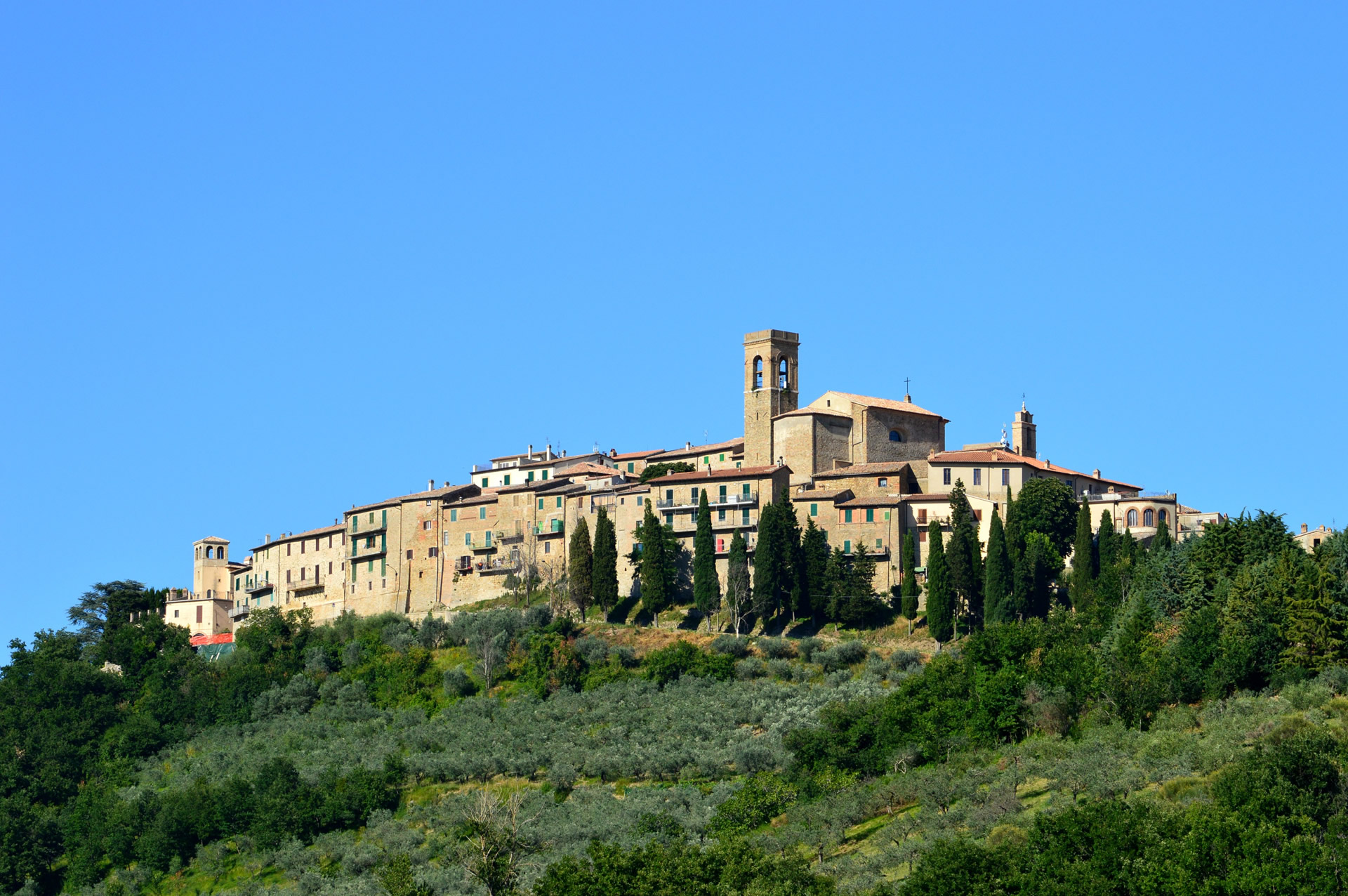 Gualdo Cattaneo, the village of castles