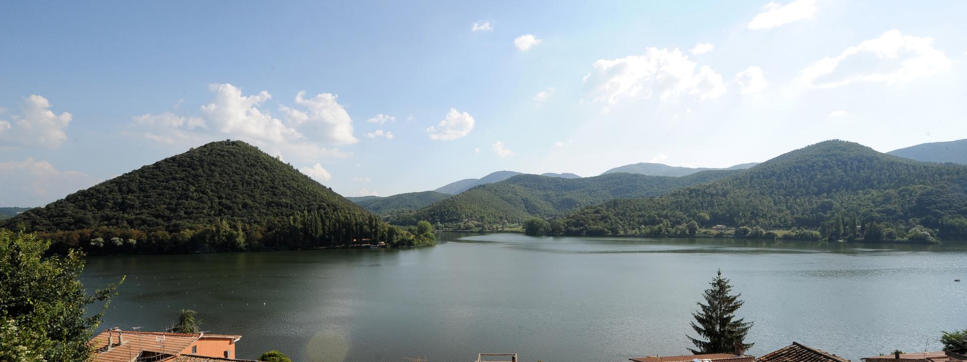 Rowing and other aquatic sports at Lake Piediluco