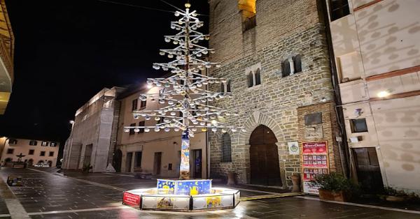  L’Albero di Natale in Ceramica più grande del mondo - Deruta 