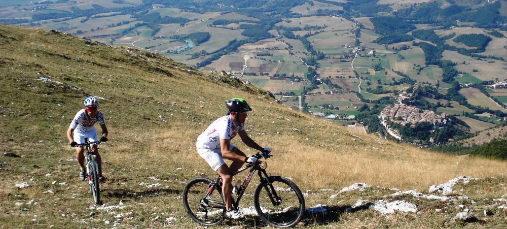 MTB - Atemberaubende Panoramen von Costacciaro zum Monte Cucco