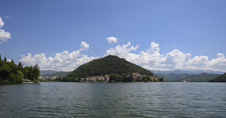Rowing and other aquatic sports at Lake Piediluco