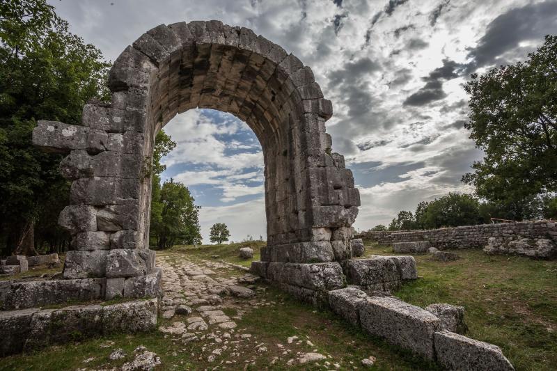Titolo: A visit to the Archaeological Park of Carsulae