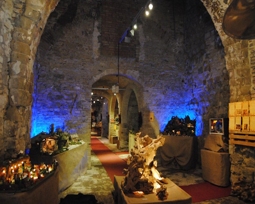 Cribs in the atmospheric Cantinone - Perugia