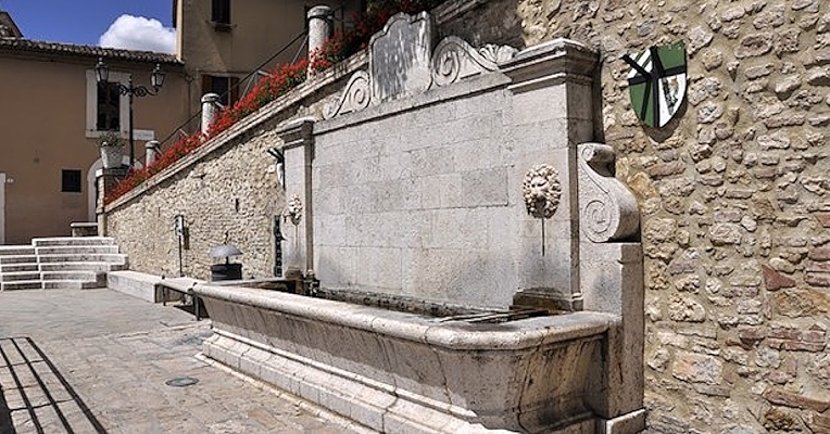 Fonte di acqua minerale a Sangemini, nel centro storico