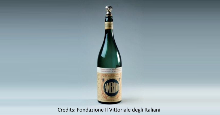 Bottiglia d'acqua Amerino personalizzata per Gabriele D’Annunzio. Archivio: Fondazione Il Vittoriale degli Italiani.
