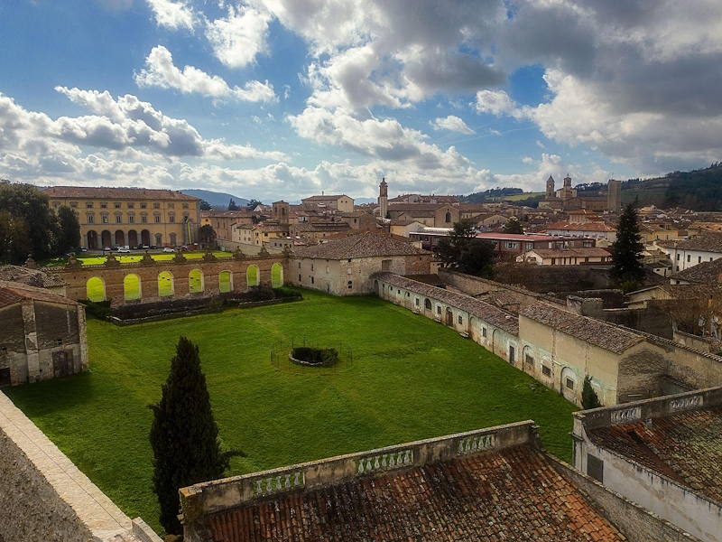 Panoramic view of Città di Castello with the historic centre, Palazzo Vitelli and its monumental garden.
