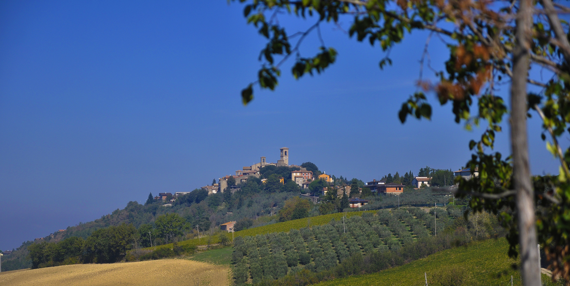Historic villages between Todi and the Martani Mountains